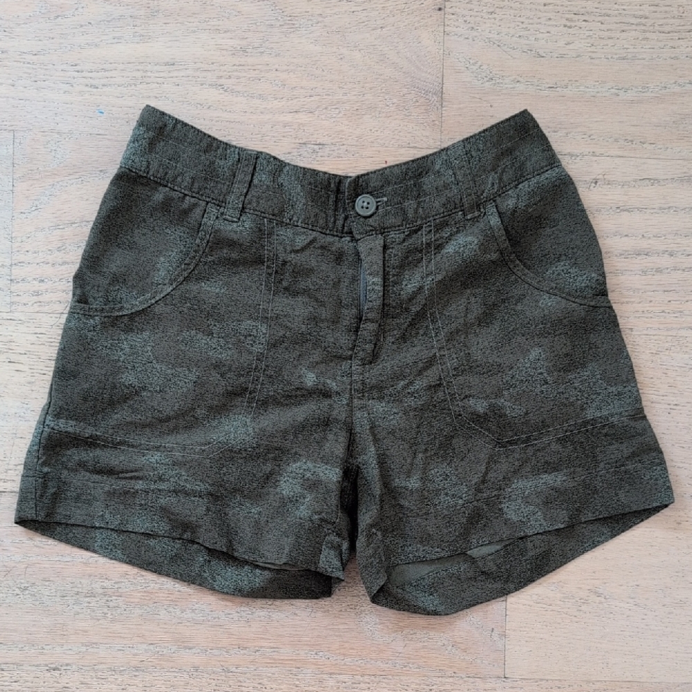 Columbia Kids Green Camo Shorts Sz 10-12